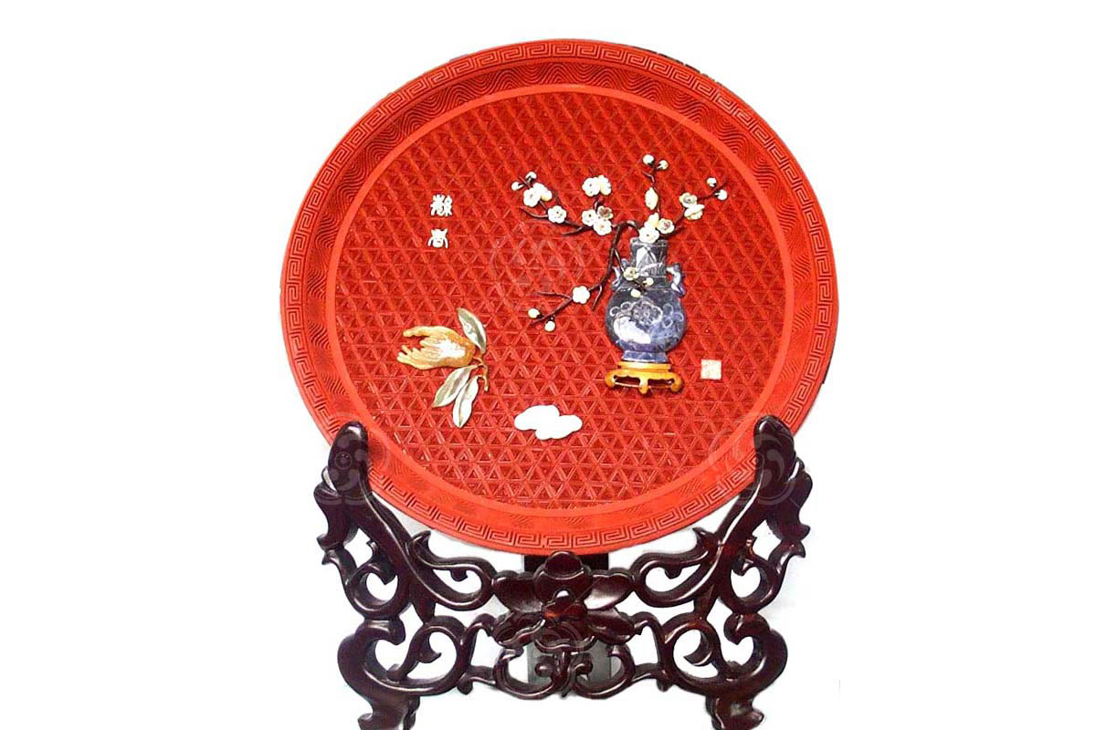 雕漆嵌玉圓盤（小座）